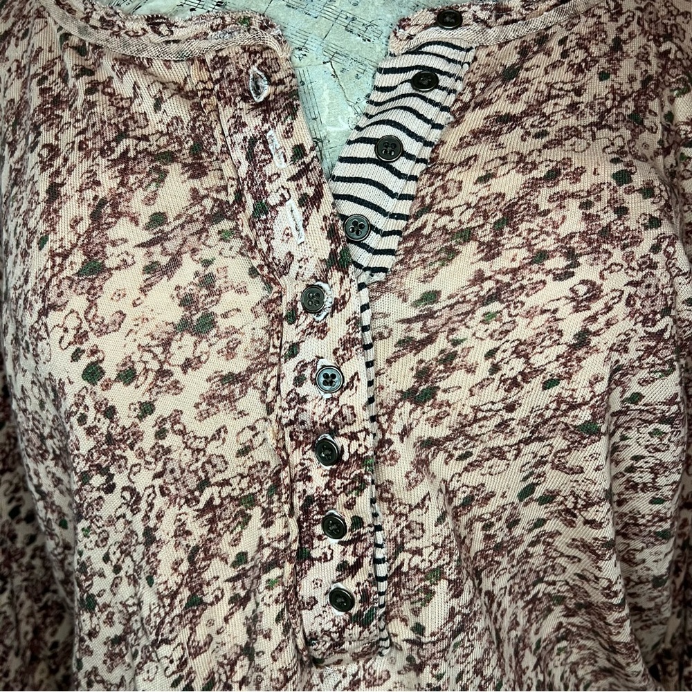 We The Free Girl Meets Boy Henley Size M - Picture 8 of 15